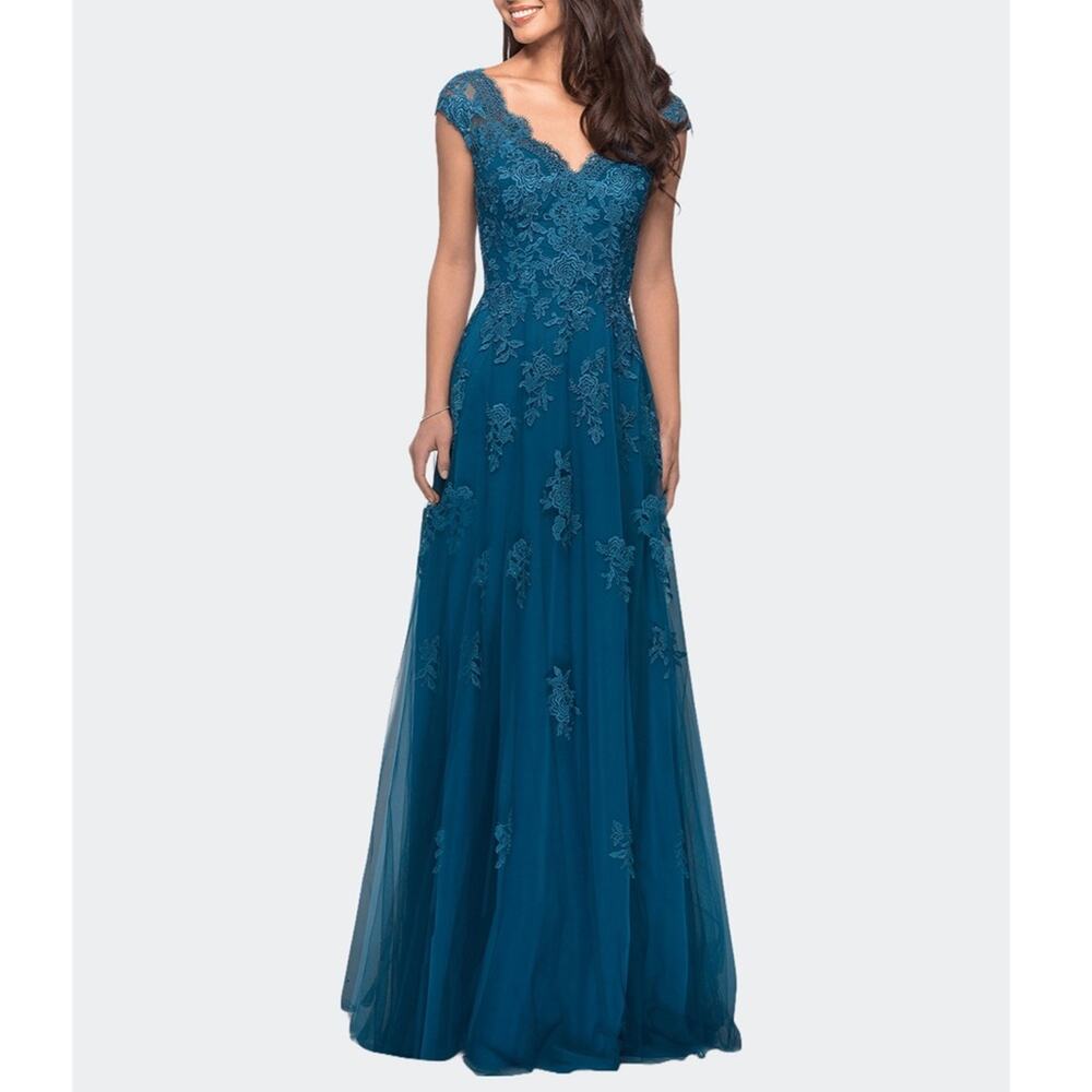 La Femme Short Sleeve Lace Gown Size 20 Nwot
